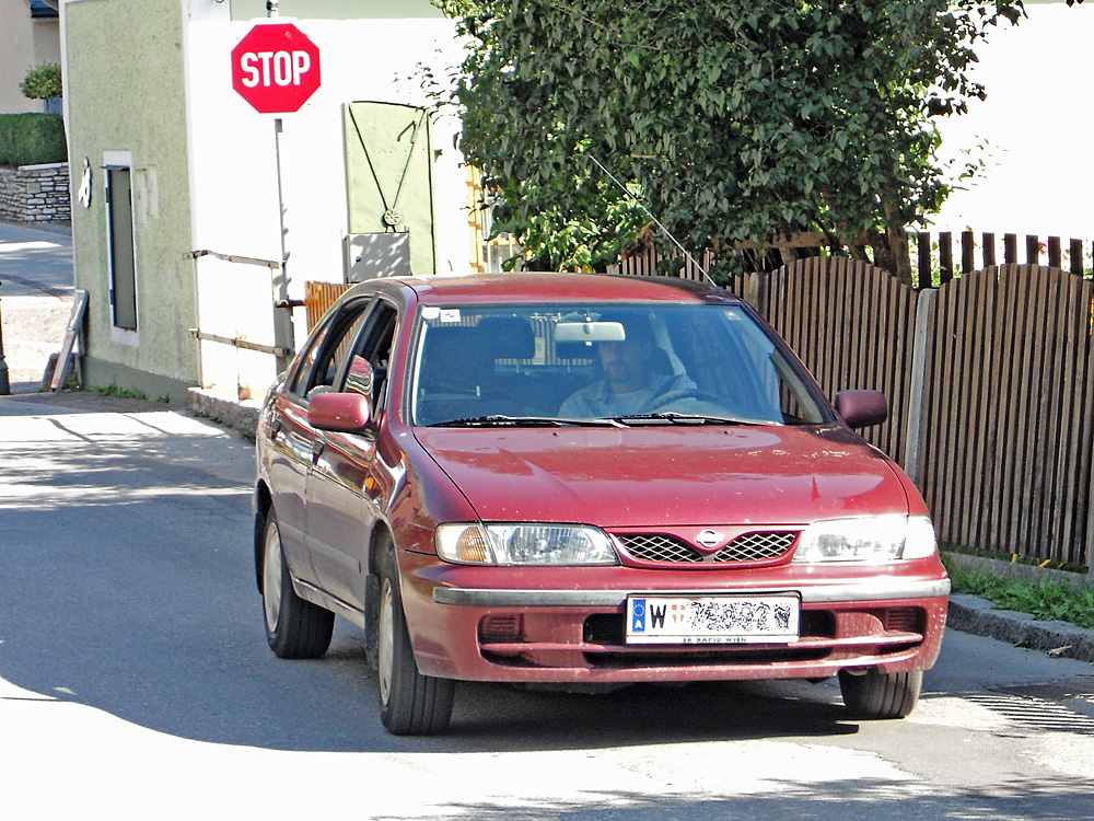 Nissan Almera