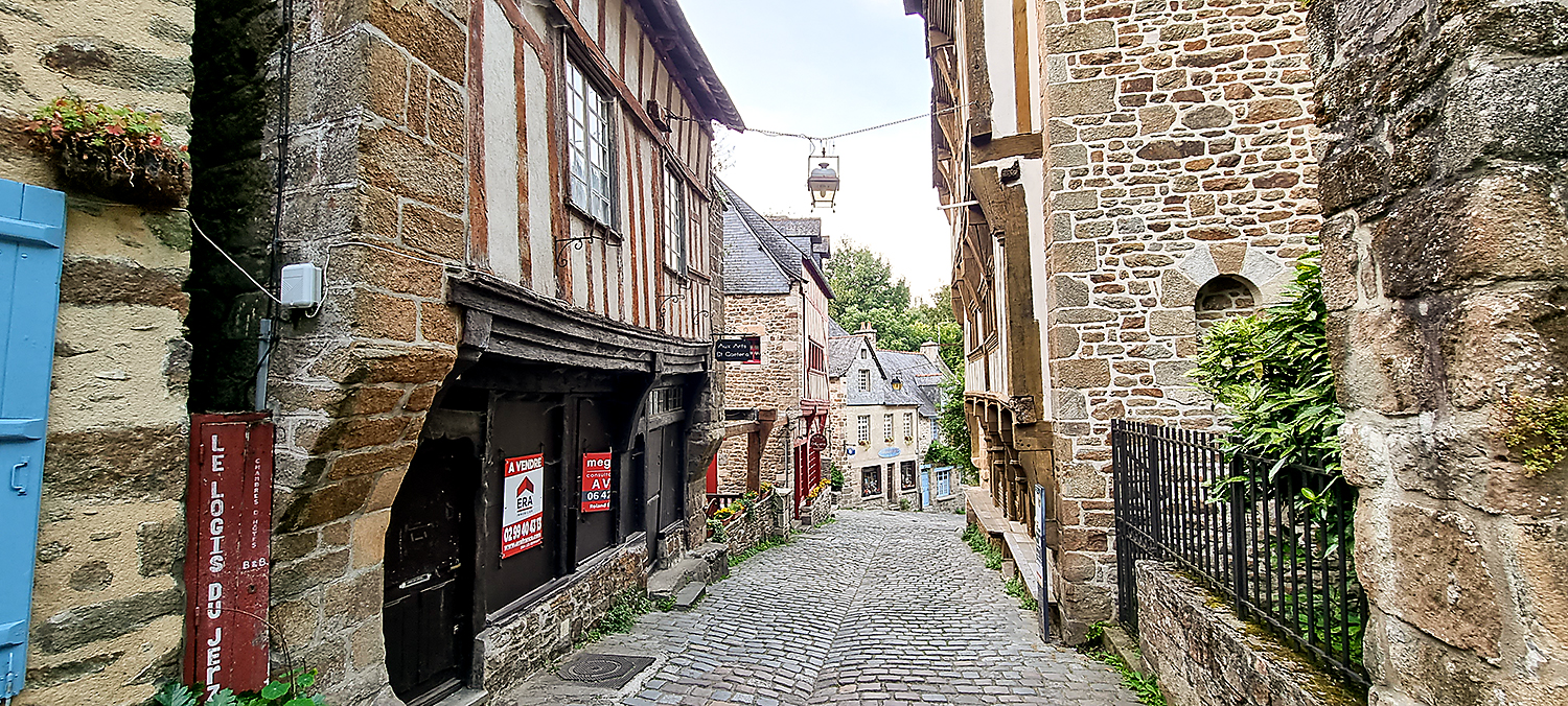 Dinan