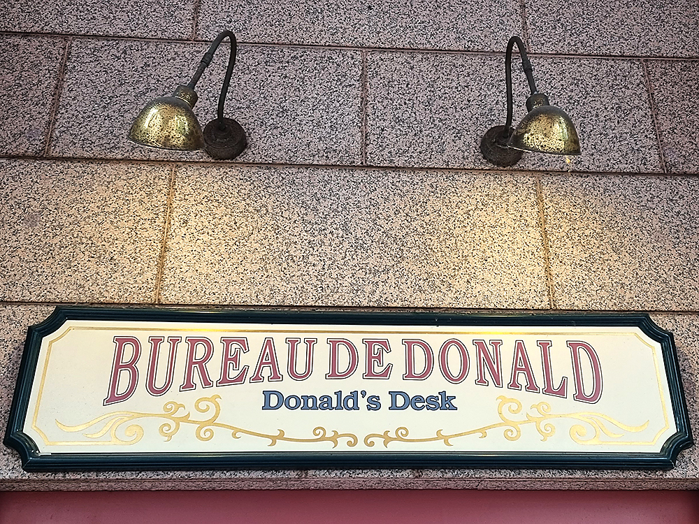 Donalds Desk