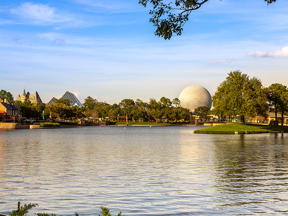 Spaceship Day Lake