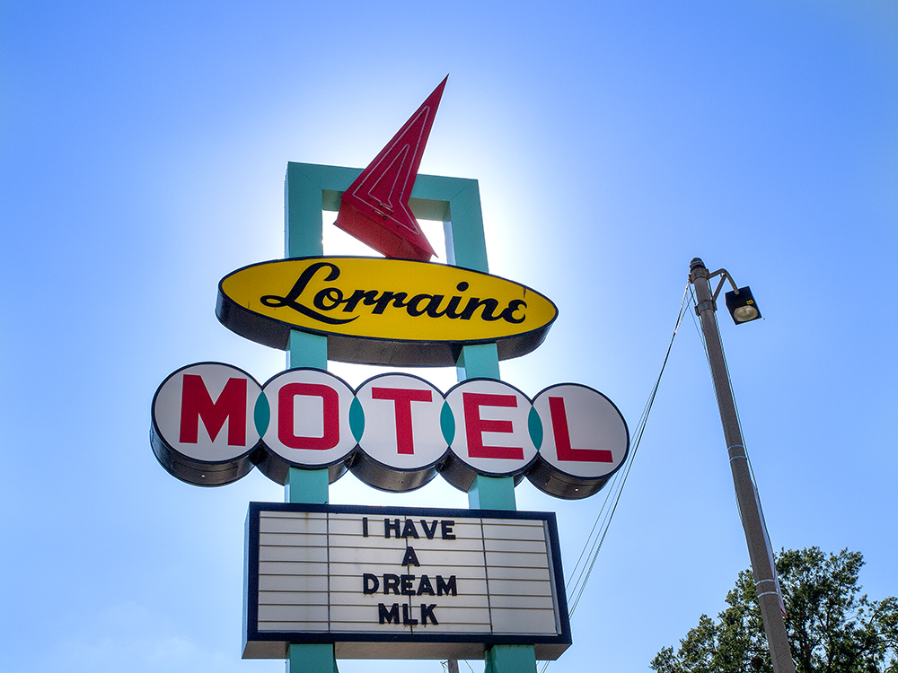 Lorraine Sign