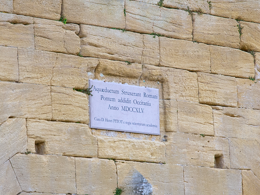 Sign Pont du Gard