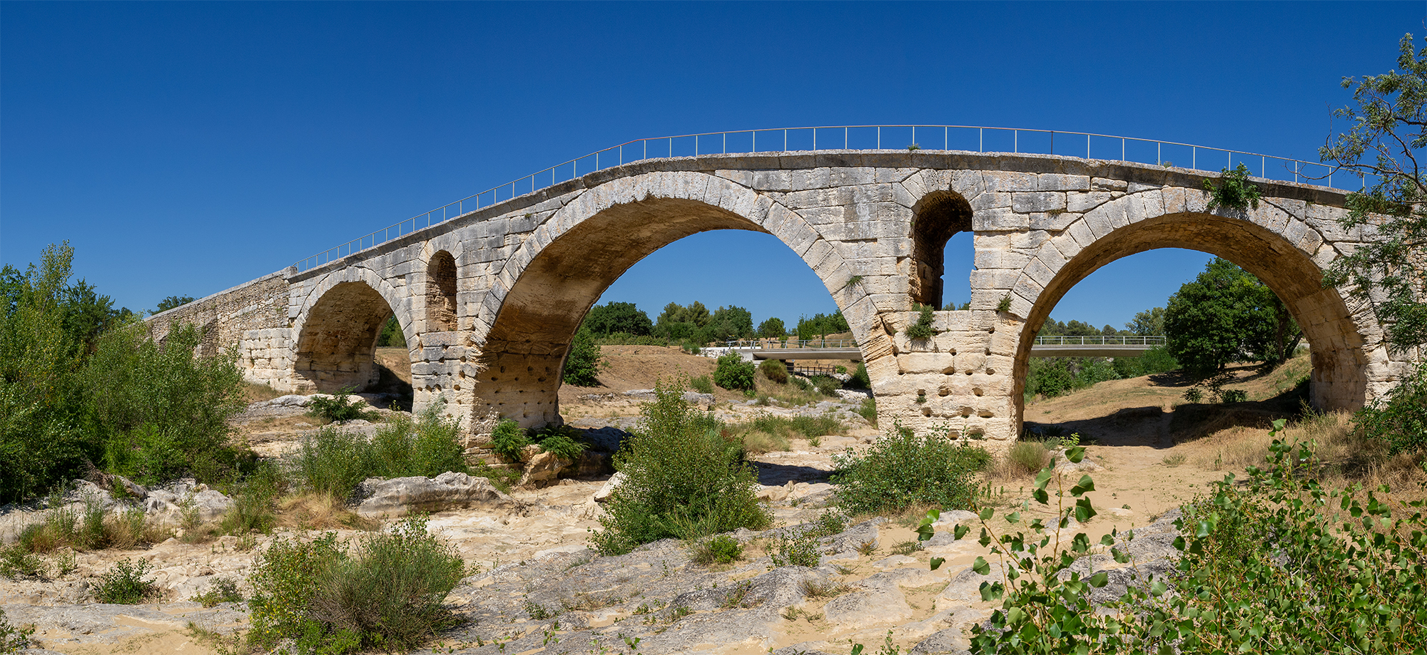 Pont Julien